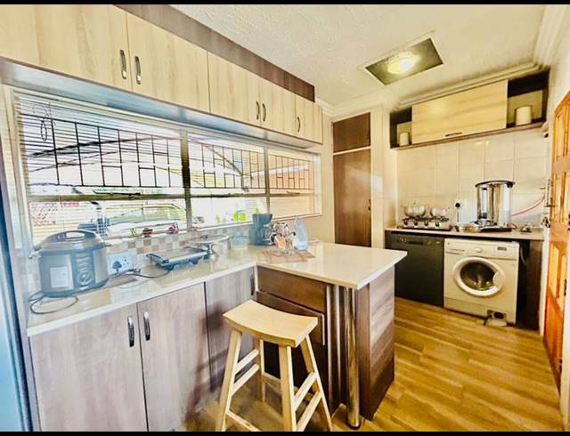 4 BEDROOM HOUSE FOR SALE IN VANDERBIJLPARK CE 3